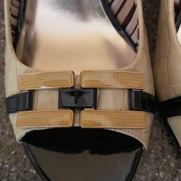 Anne Klein heels - Picture 3 of 8